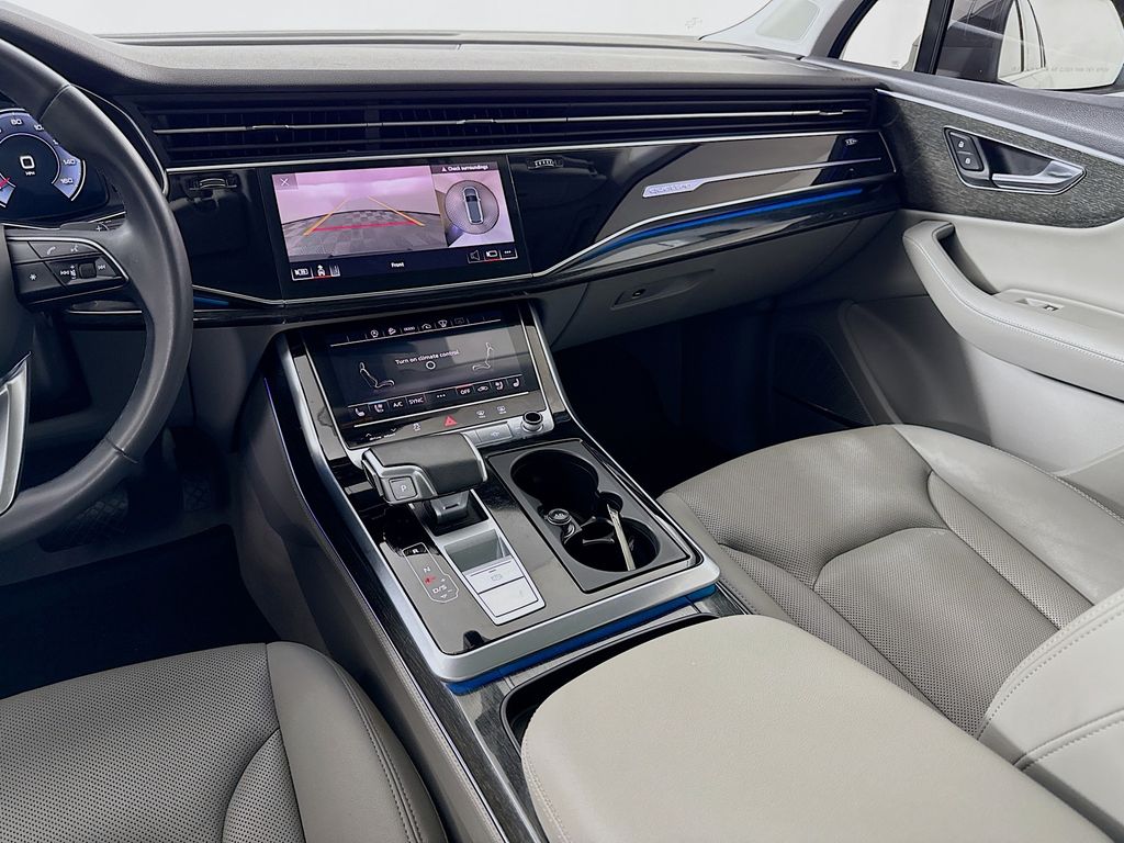 Thumbnail: 2021 Audi Q7 - 24