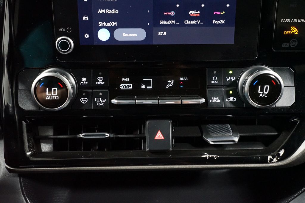 Thumbnail: 2023 Toyota Highlander - 20