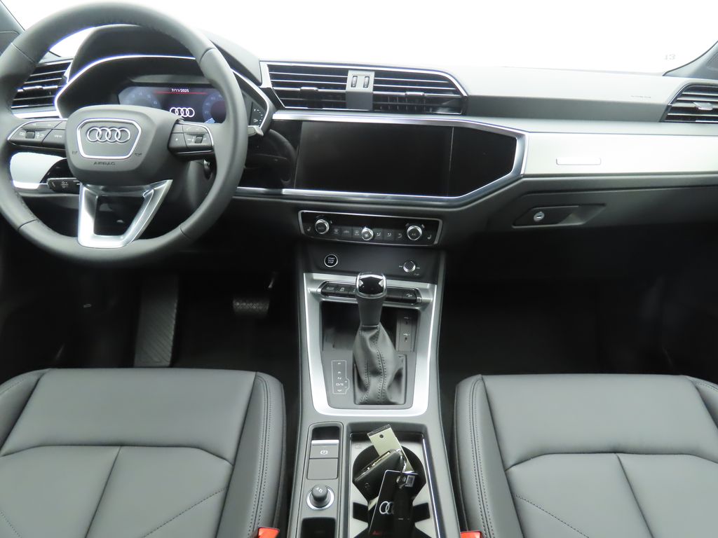 Thumbnail: 2025 Audi Q3 - 14