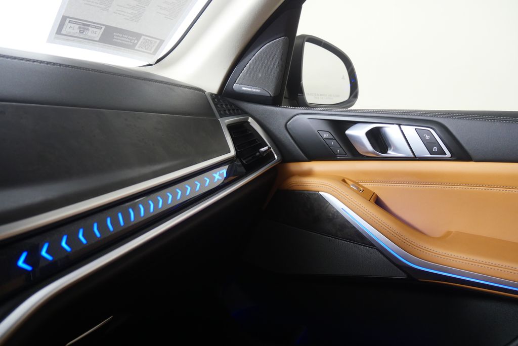 Thumbnail: 2025 BMW X7 - 28