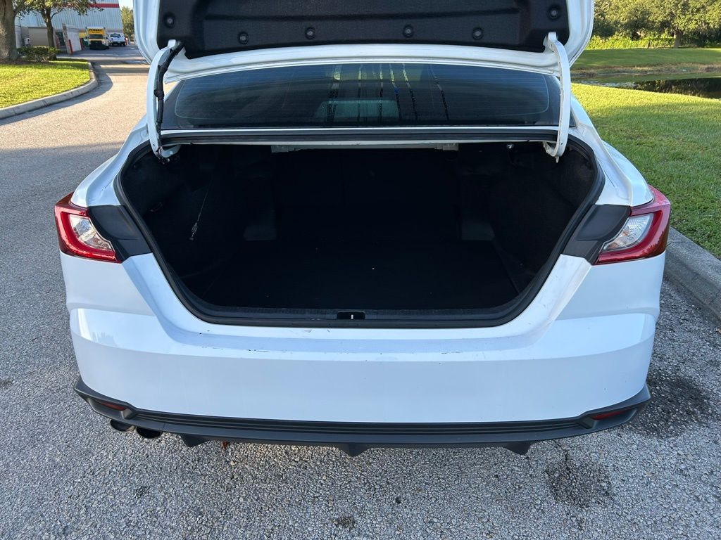 Thumbnail: 2025 Toyota Camry - 10