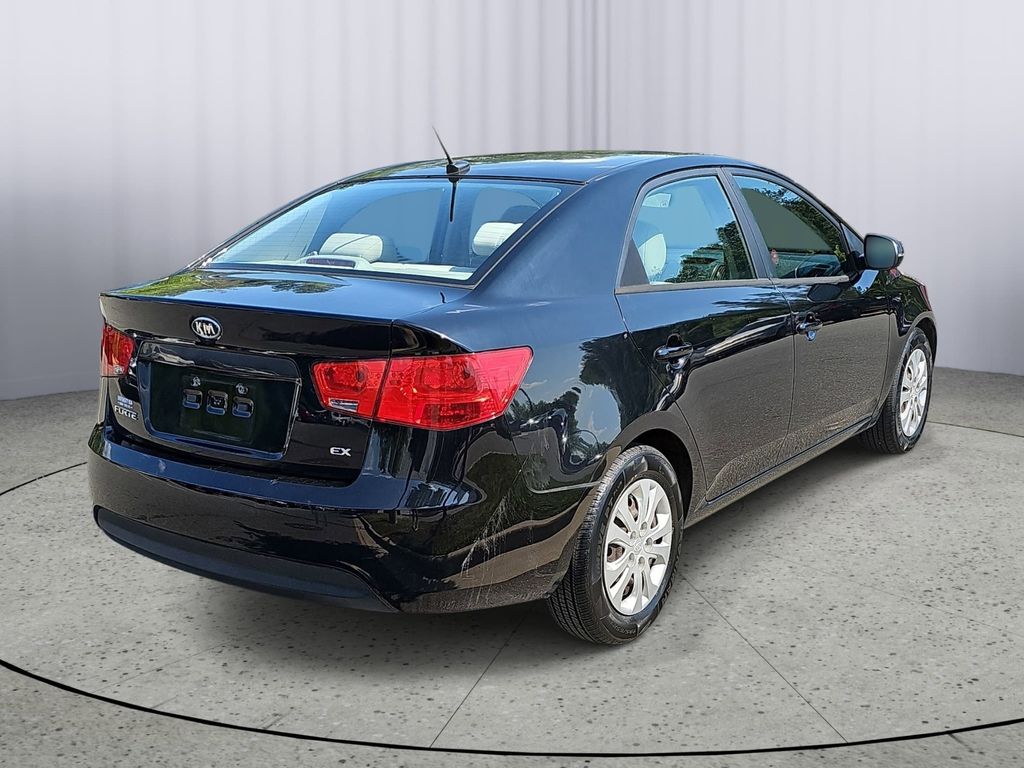 Used 2013 Black Kia EX image 3