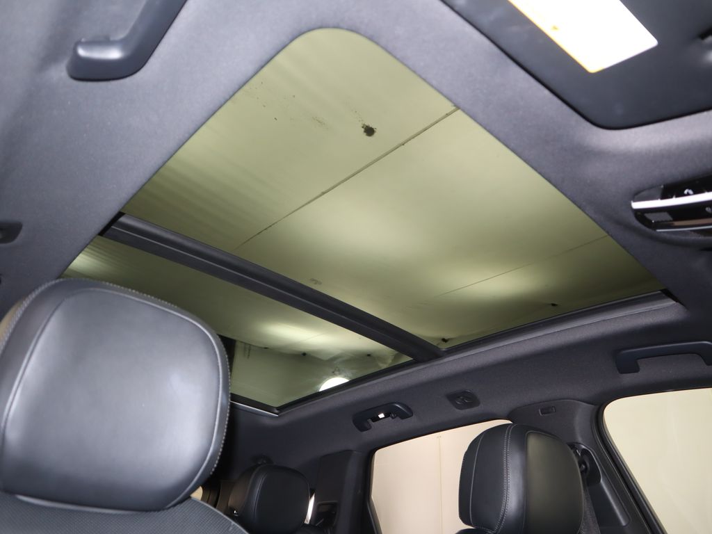 Thumbnail: 2021 Porsche Cayenne - 19