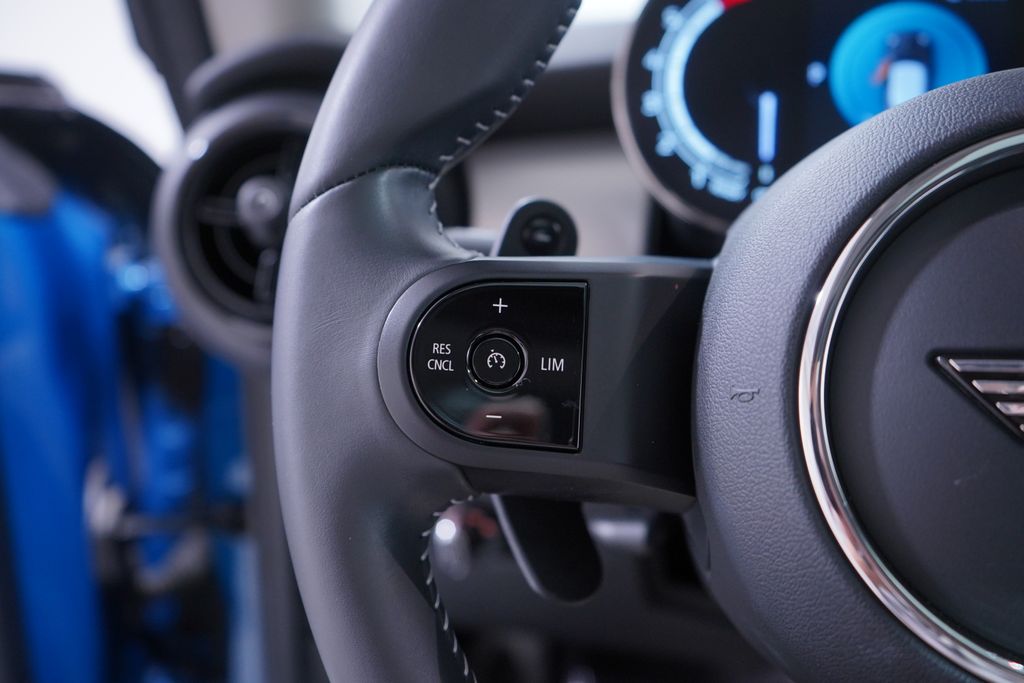 Thumbnail: 2023 MINI Cooper - 17