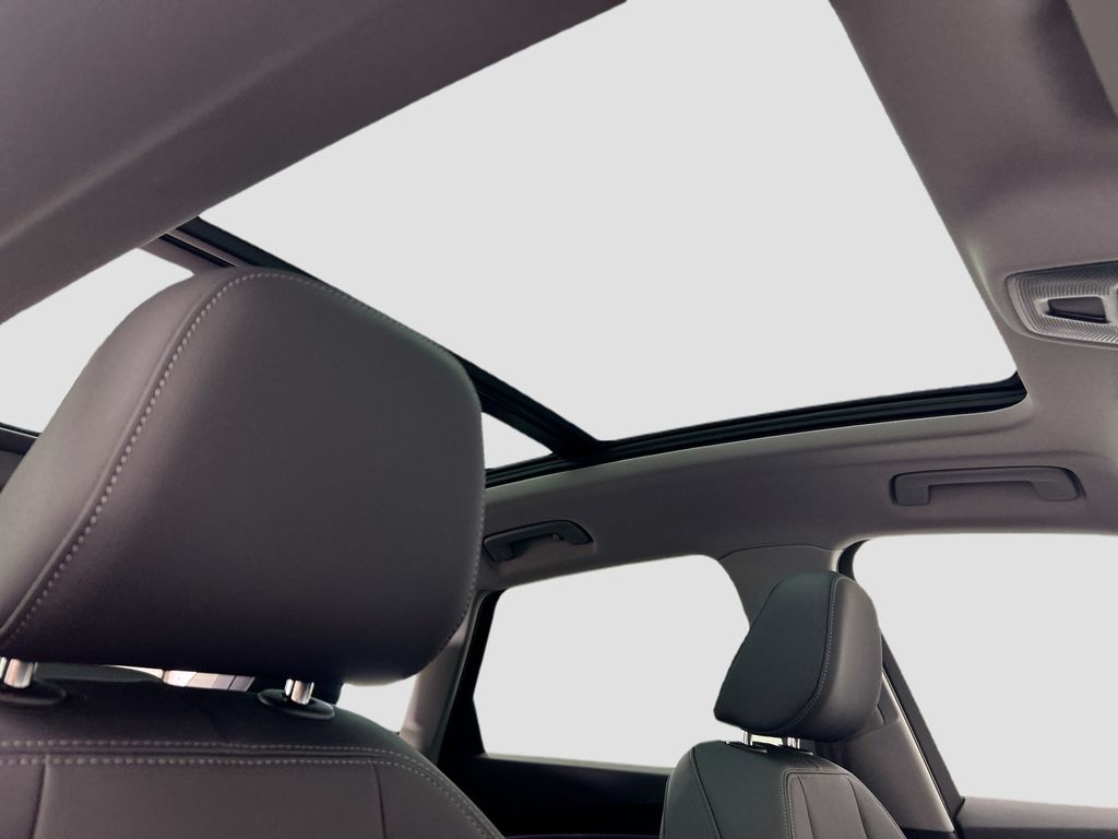 Thumbnail: 2025 Audi Q5 - 17