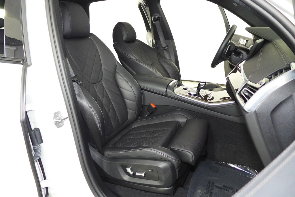 Thumbnail: 2023 BMW X5 - 19