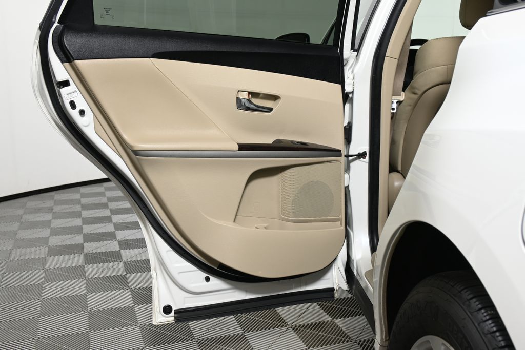 2009 Toyota Venza Base 26
