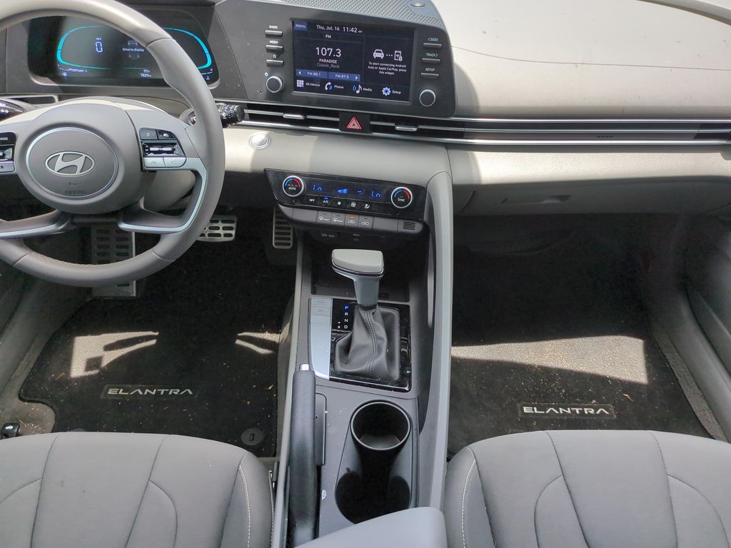 Used 2026 Gray Hyundai SEL Sport image 14