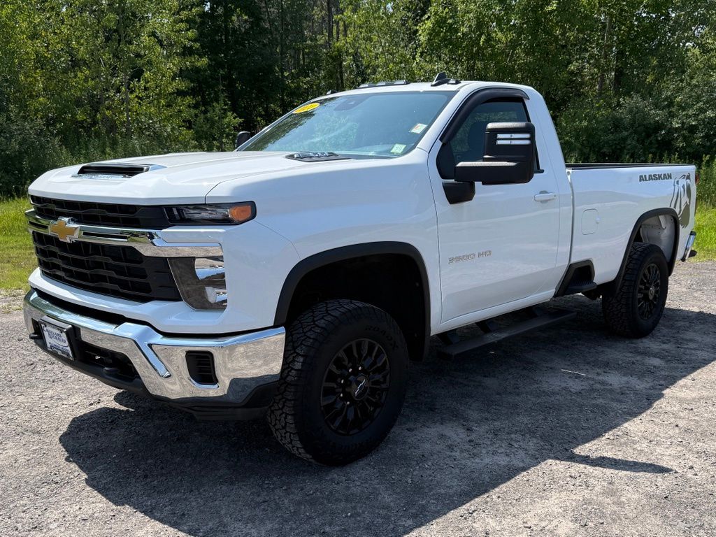 Summit White 2024 Chevrolet Silverado 3500HD Pickup Truck Four-Wheel Drive Automatic