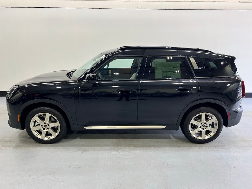 2025 MINI Cooper Countryman Base 2