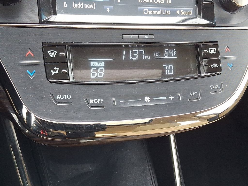 Thumbnail: 2015 Toyota Avalon - 16