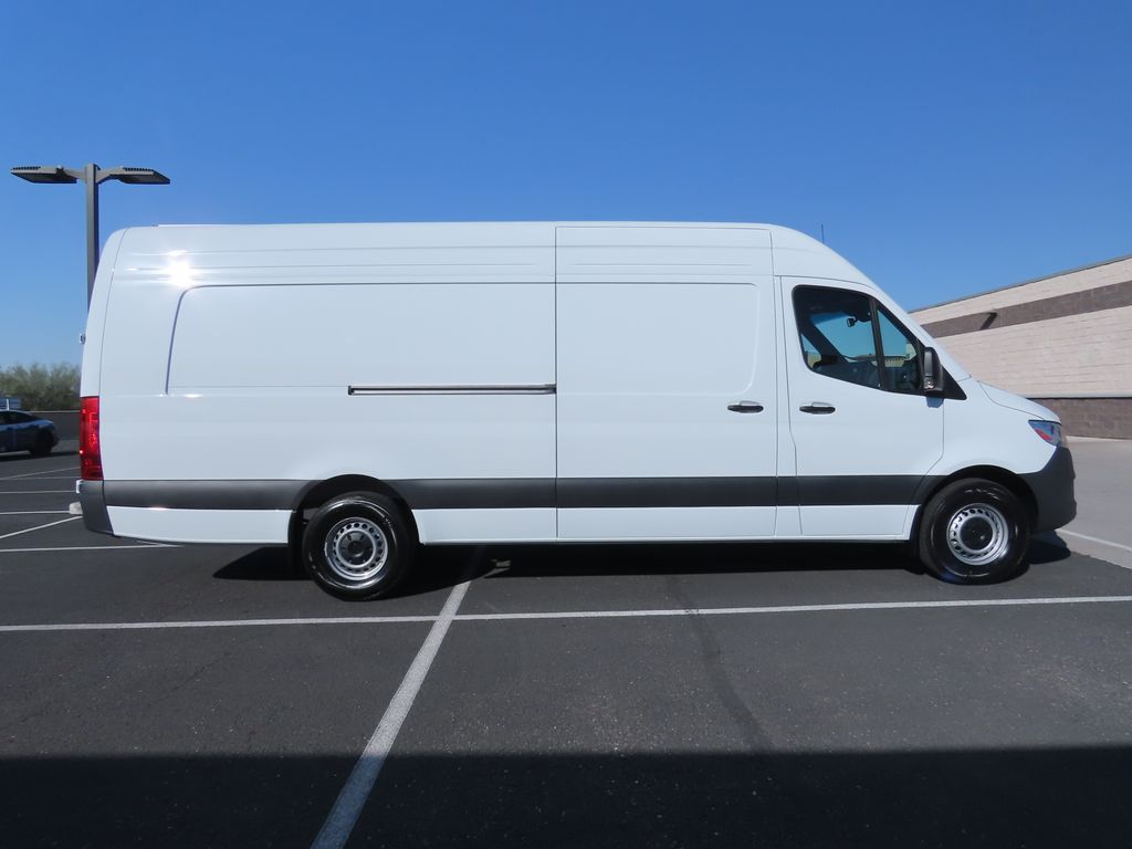 2025 Mercedes-Benz Sprinter 2500 4