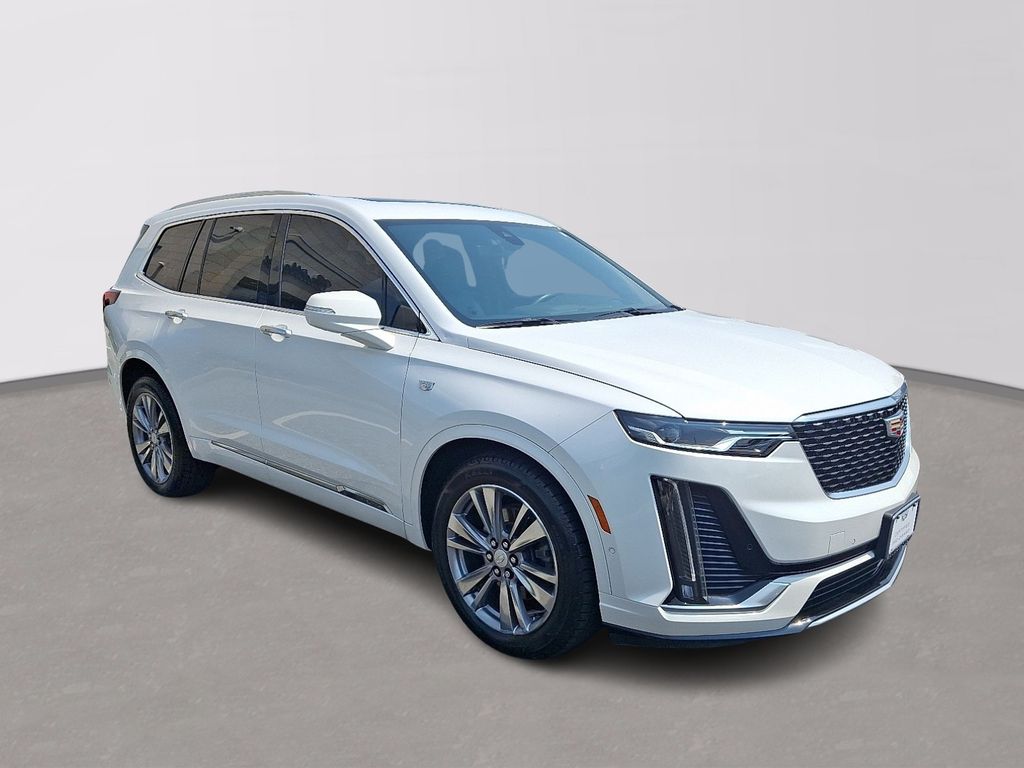 Thumbnail: 2024 Cadillac XT6 - 3