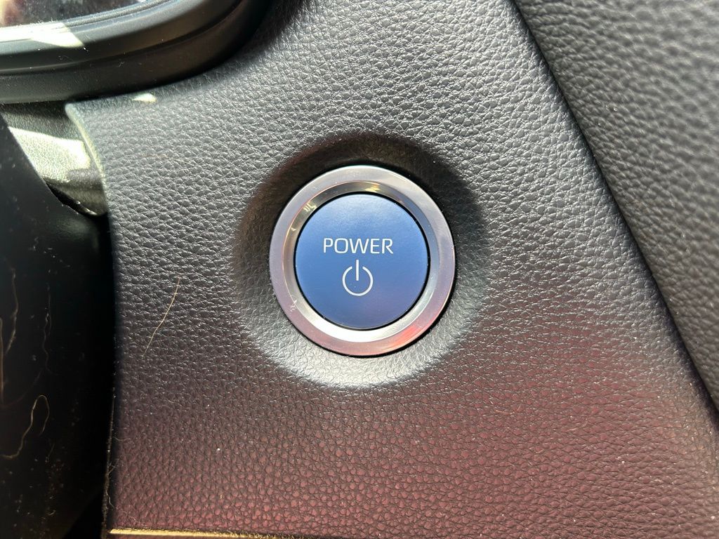 Thumbnail: 2022 Toyota Corolla - 27