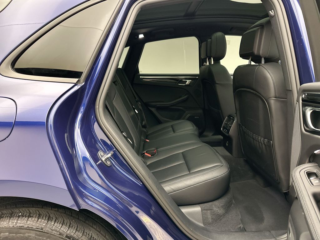 Thumbnail: 2024 Porsche Macan - 7