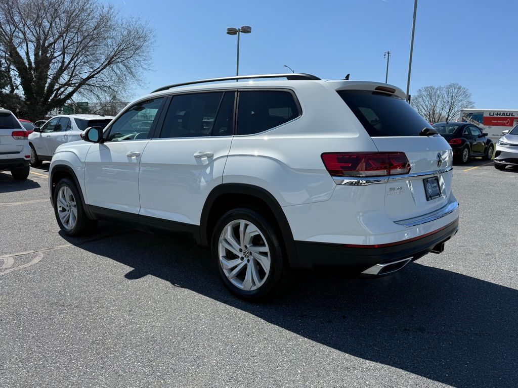 2022 Volkswagen Atlas 3.6L V6 SE w/Technology White at Sutliff Volkswagen