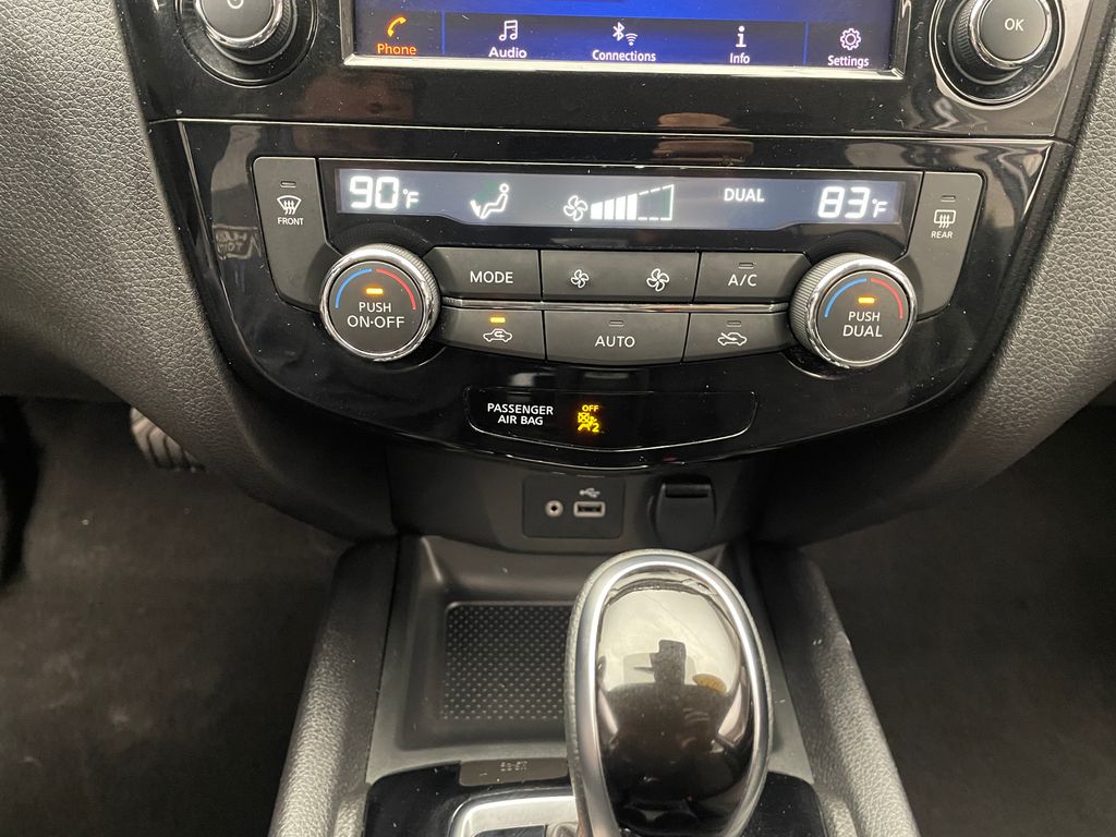 Thumbnail: 2022 Nissan Rogue Sport - 28