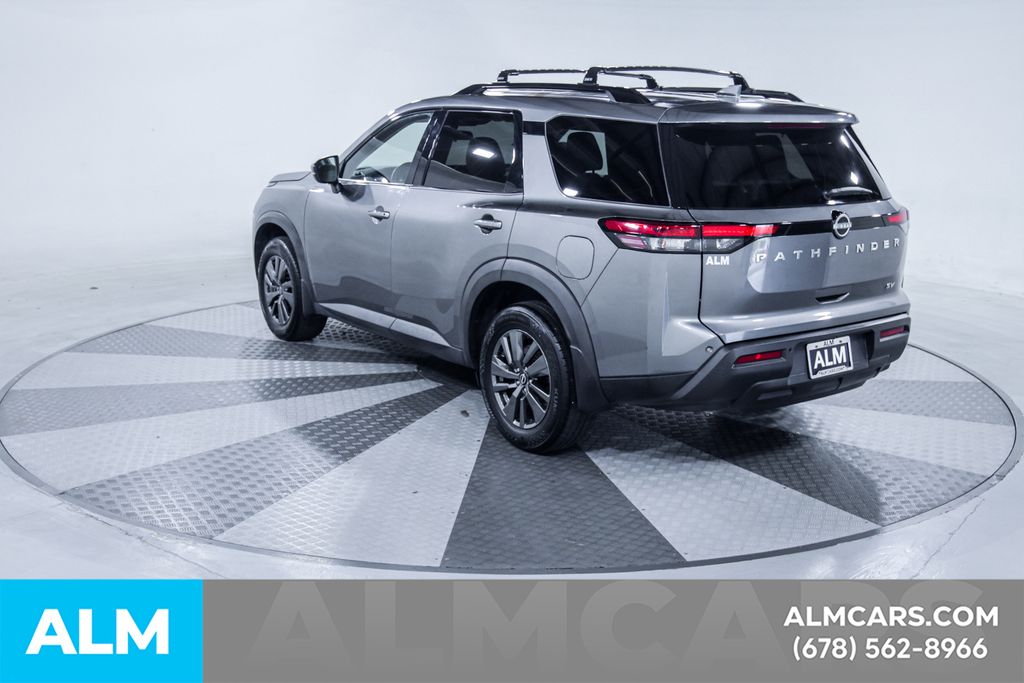 View vehicle photo 7