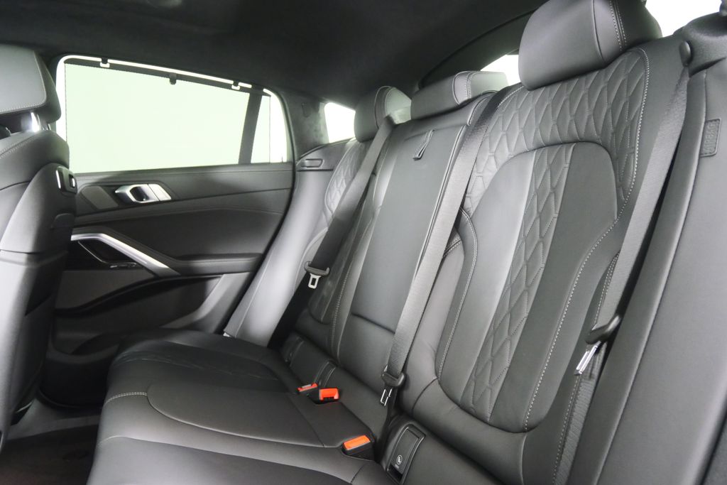 Thumbnail: 2027 BMW X6 - 14