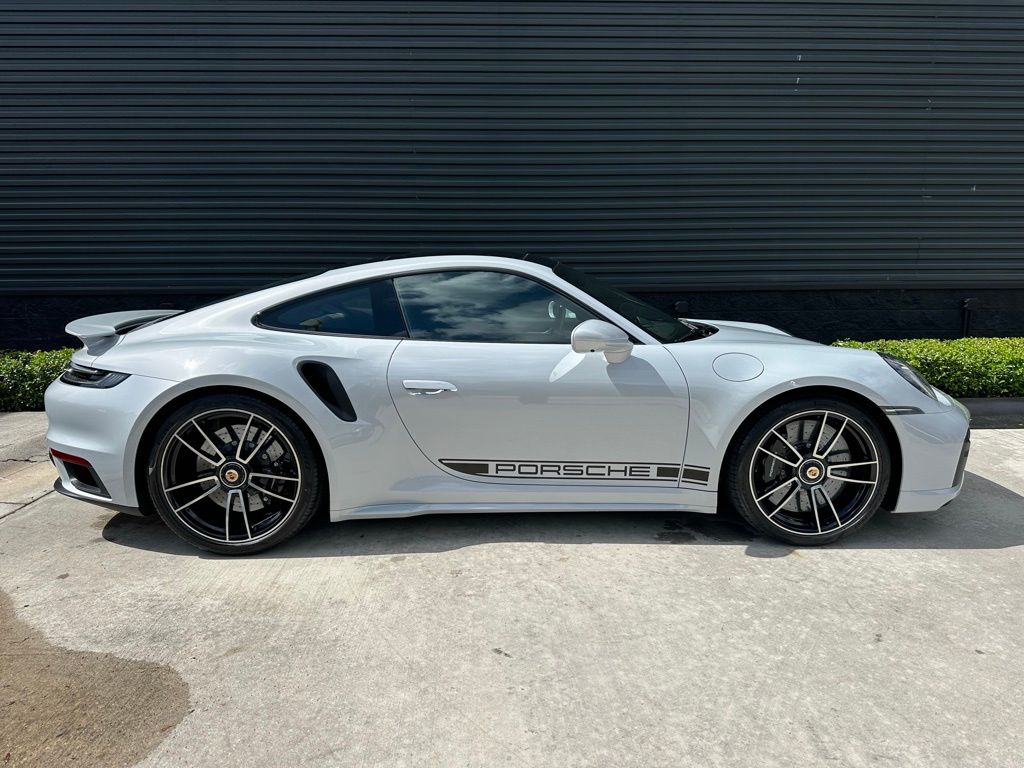 Thumbnail: 2025 Porsche 911 - 10