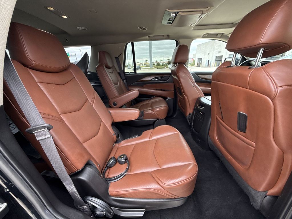 Thumbnail: 2015 Cadillac Escalade - 17