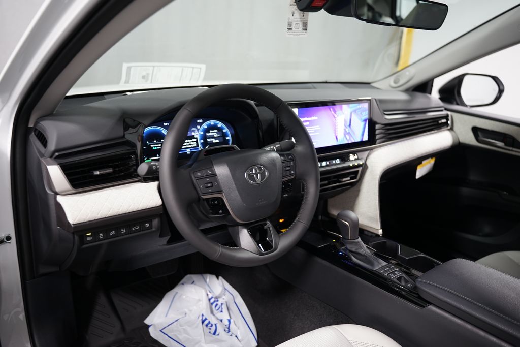 Thumbnail: 2025 Toyota Camry - 11