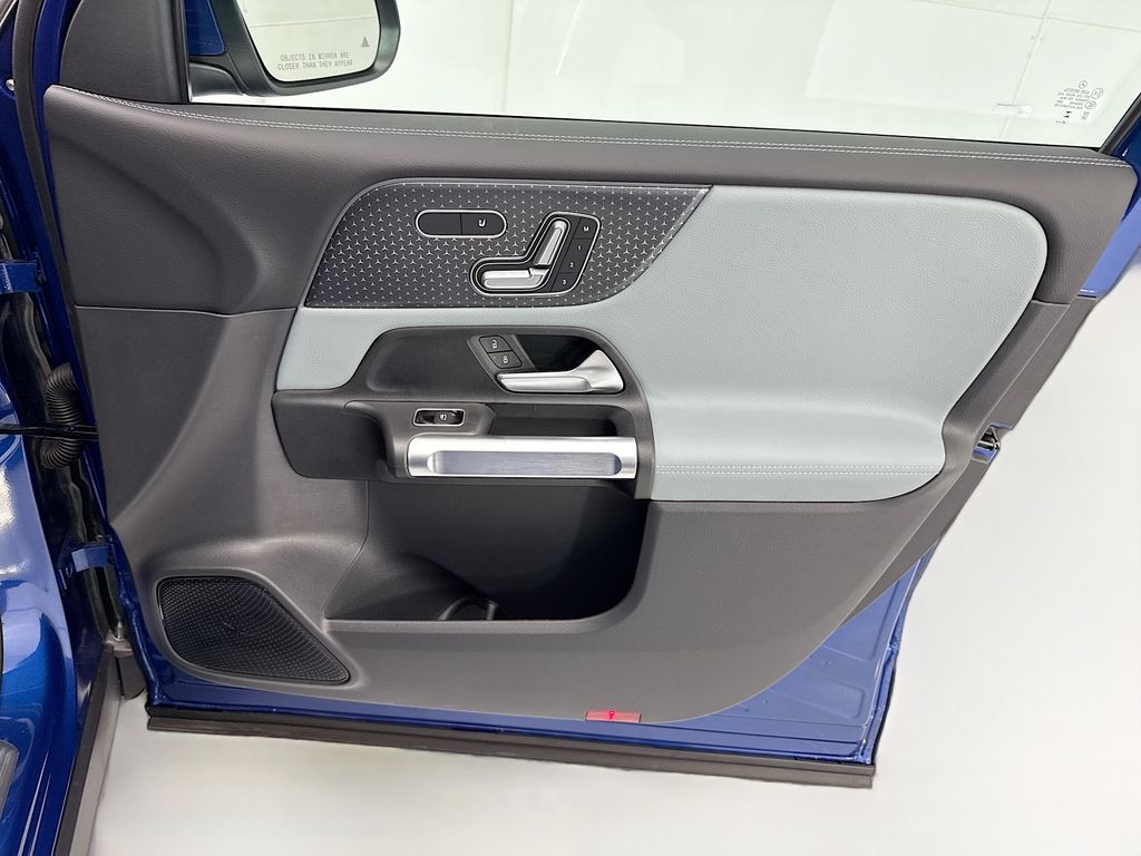 Thumbnail: 2026 Mercedes-Benz GLB - 24