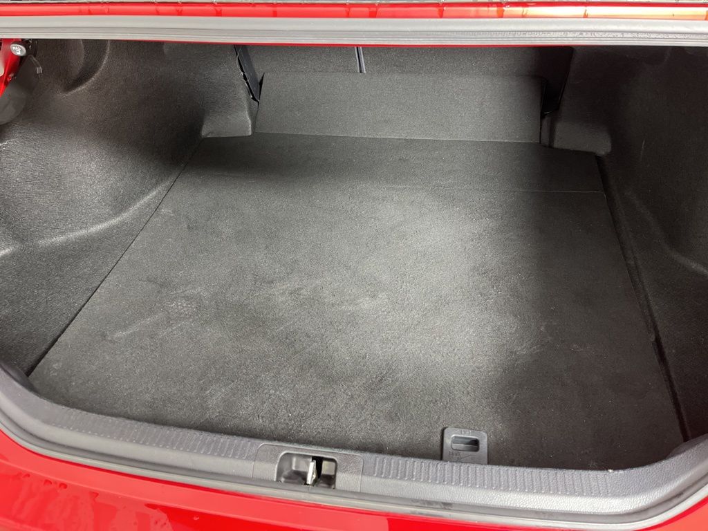 Thumbnail: 2021 Toyota Camry - 10