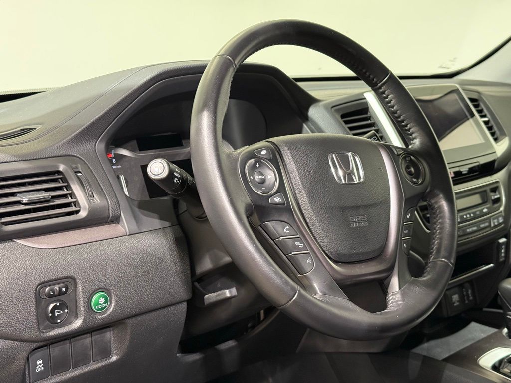 Thumbnail: 2017 Honda Pilot - 17