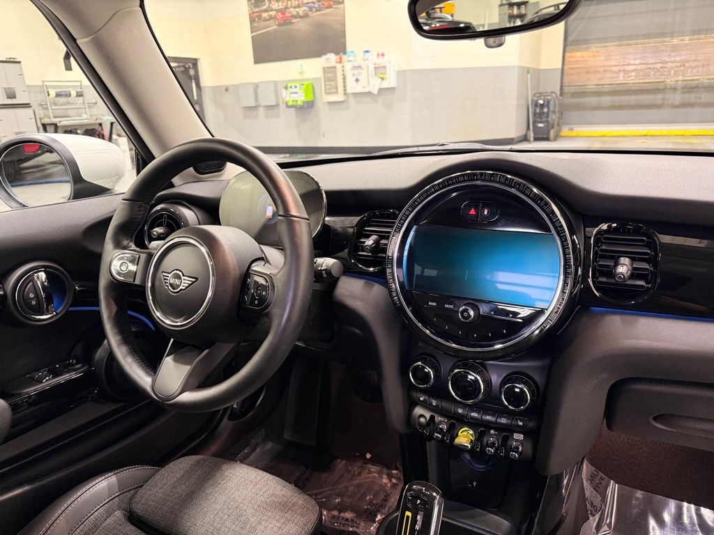 Thumbnail: 2022 MINI Cooper - 25