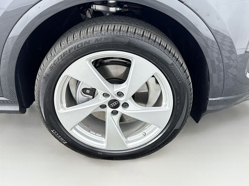 Thumbnail: 2025 Audi Q5 - 31