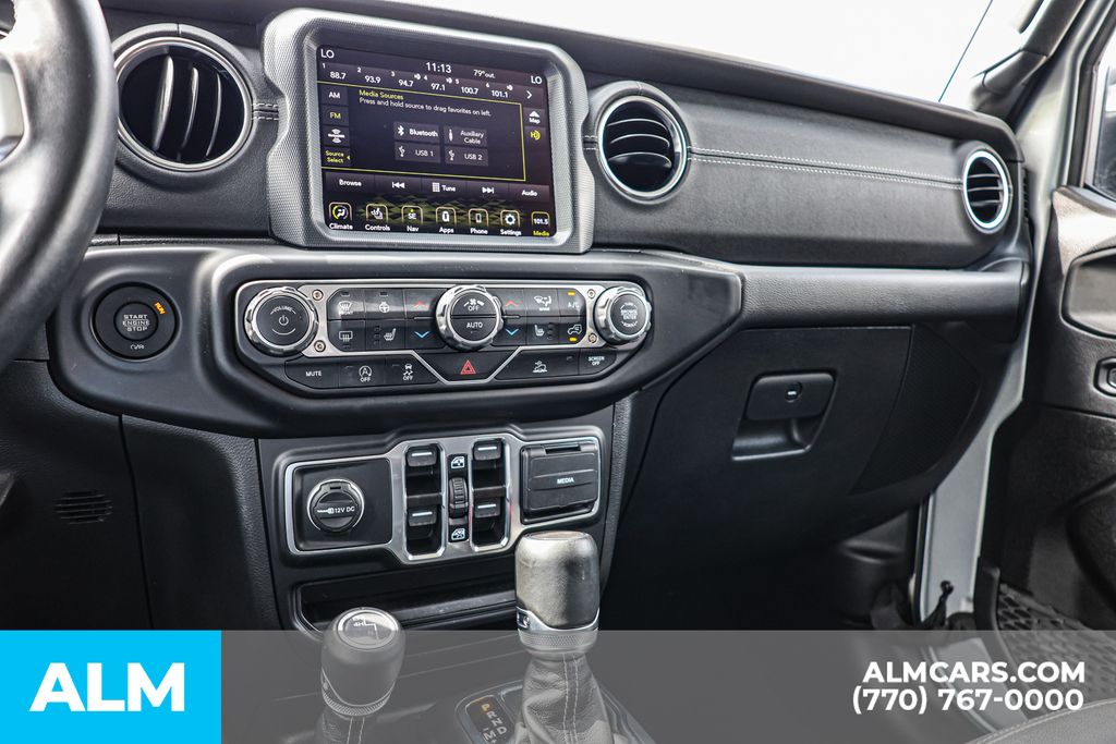 Used 2023 Silver Jeep Sahara image 38