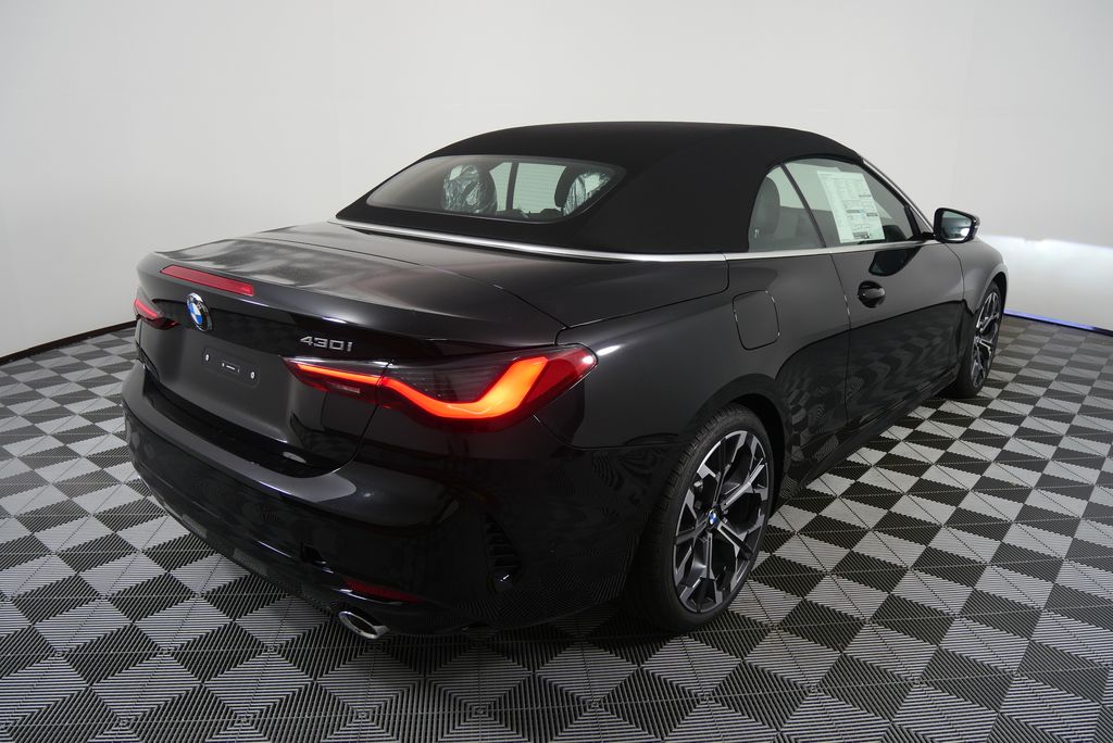 Thumbnail: 2026 BMW 4 Series - 4