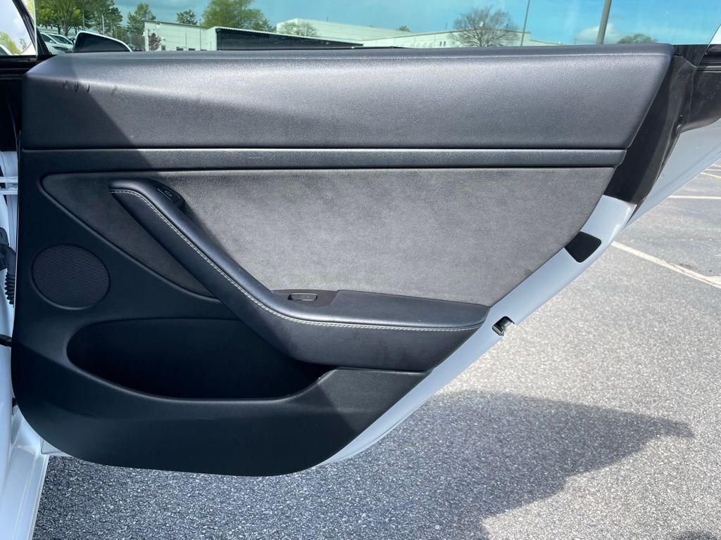 Thumbnail: 2022 Tesla Model 3 - 31