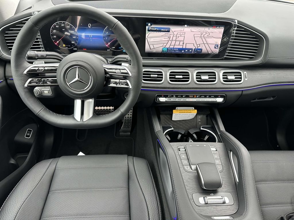 2025 Mercedes-Benz GLS 450 4MATIC 8