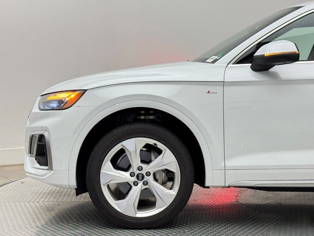 Thumbnail: 2025 Audi Q5 - 7