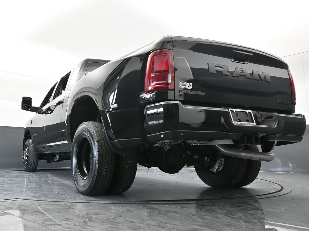 New 2026 Diamond Black Crystal Pearlcoat Ram Laramie image 60