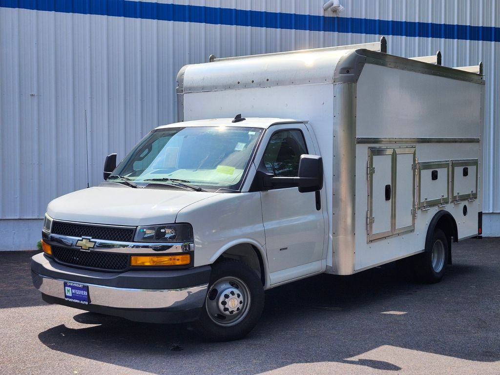Summit White 2022 Chevrolet Express Chassis Van Rear-Wheel Drive 6-Speed Automatic Overdrive