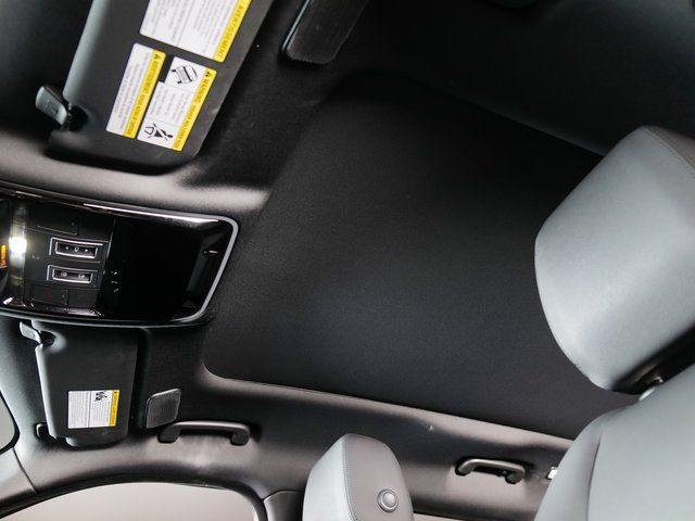 Certified Used 2025 Gray Land Rover Dynamic SE image 22