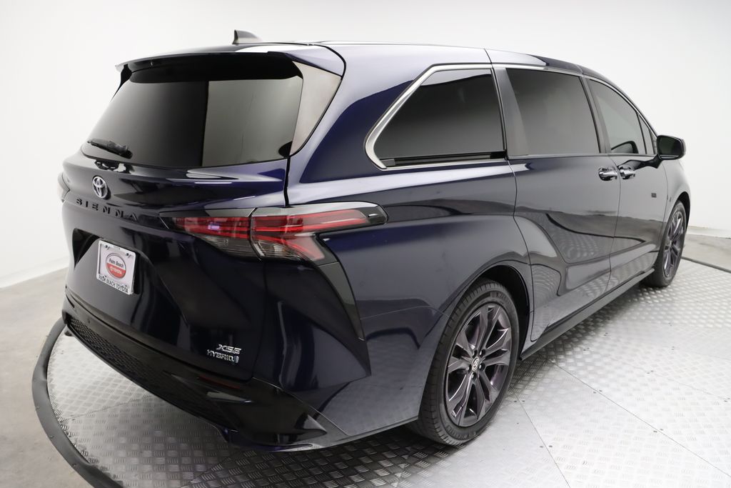 2022 Toyota Sienna XSE 8