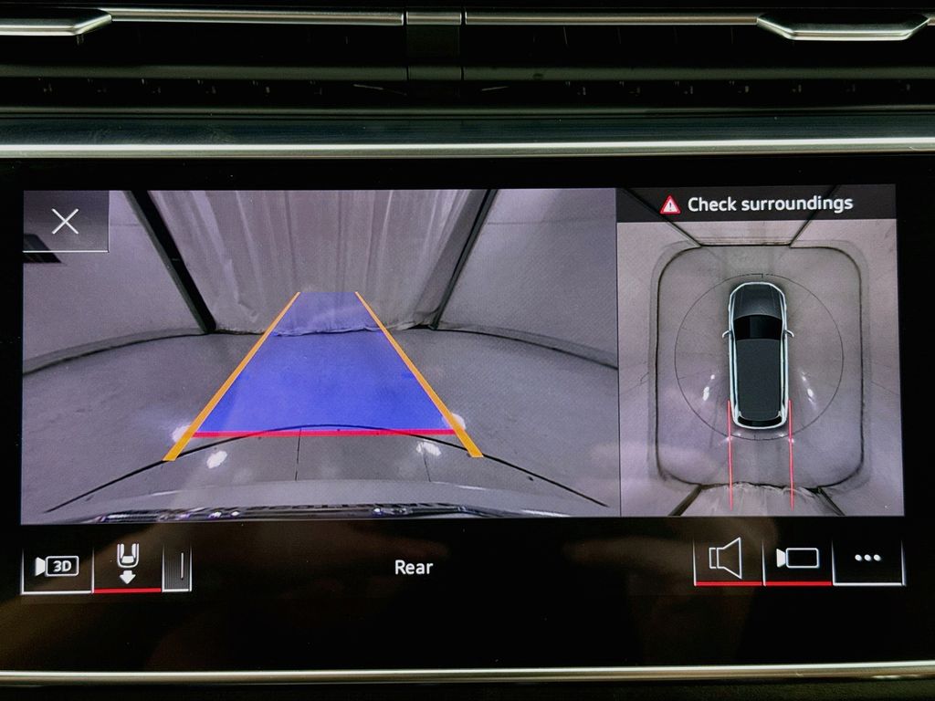 Thumbnail: 2023 Audi Q7 - 15