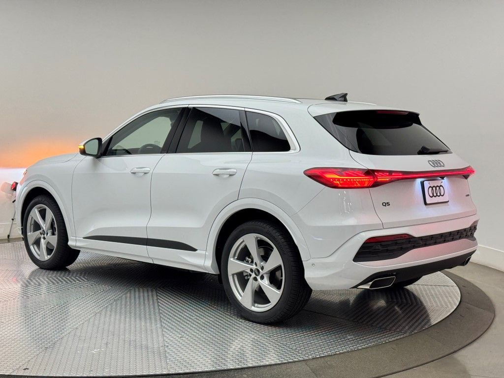 Thumbnail: 2025 Audi Q5 - 9