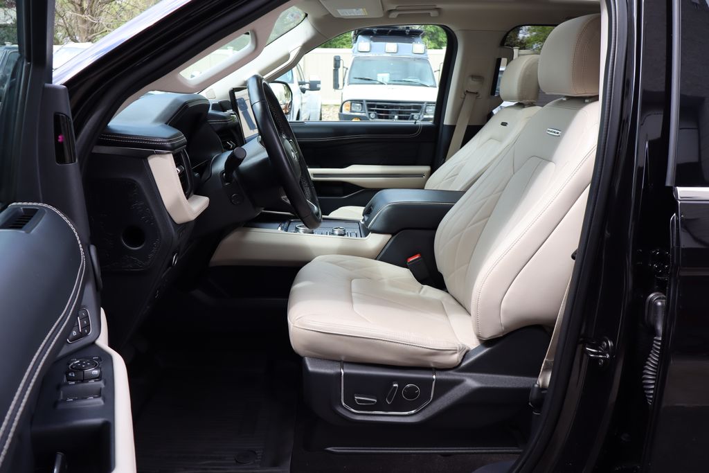 used 2023 Ford Expedition car, priced at $55,900
