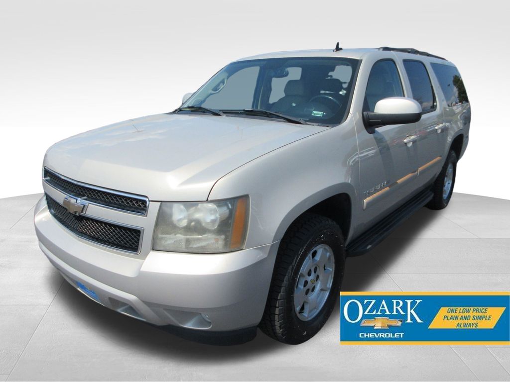 Gold Mist Metallic 2008 Chevrolet Suburban SUV / Crossover Four-Wheel Drive 4-Speed Automatic Overdrive