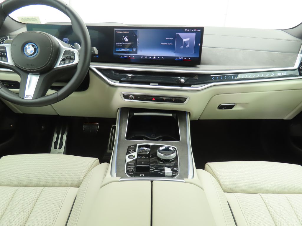 Thumbnail: 2024 BMW X5 - 13