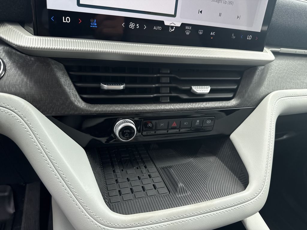 Used 2025 Ford Explorer SUV