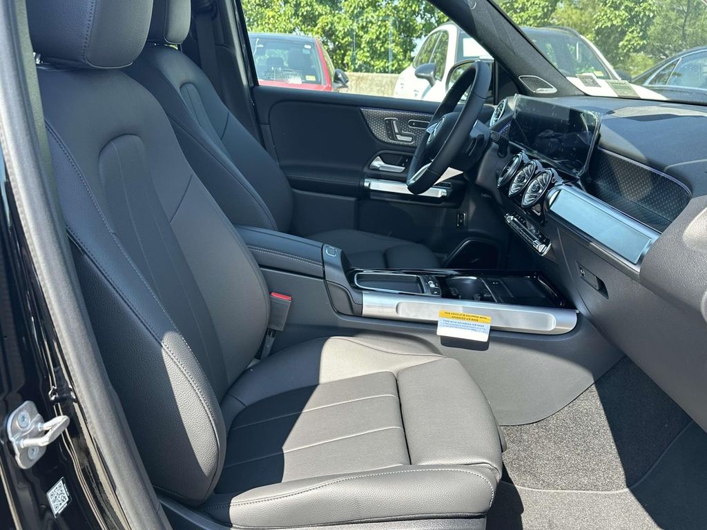 2024 Mercedes-Benz GLB 250 15