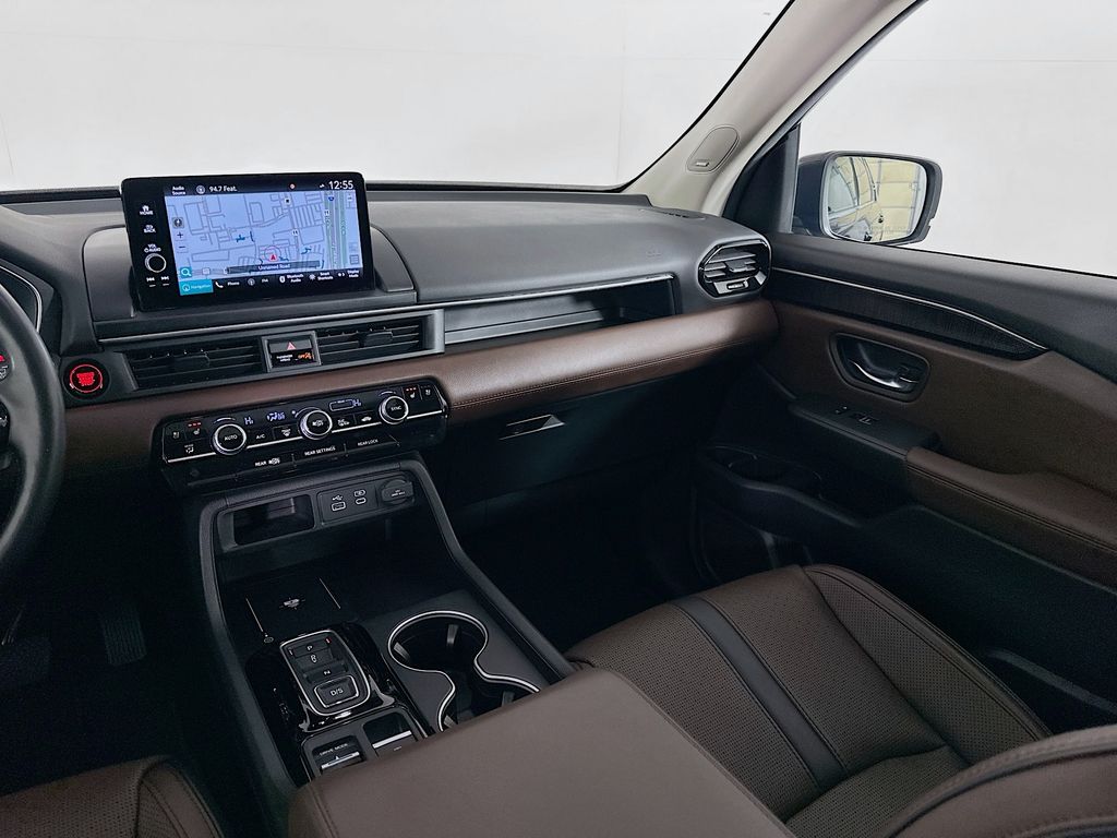 Thumbnail: 2024 Honda Pilot - 25