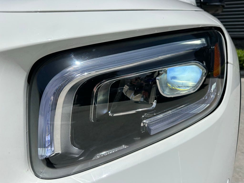 Thumbnail: 2023 Mercedes-Benz GLB - 12
