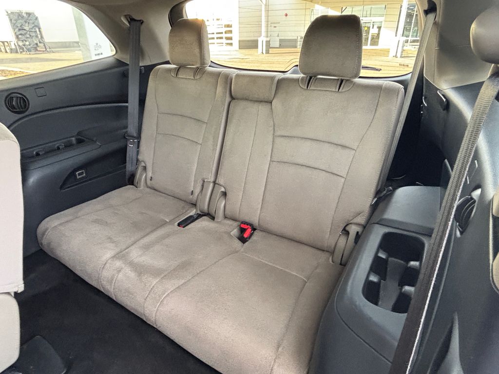 Thumbnail: 2019 Honda Pilot - 24